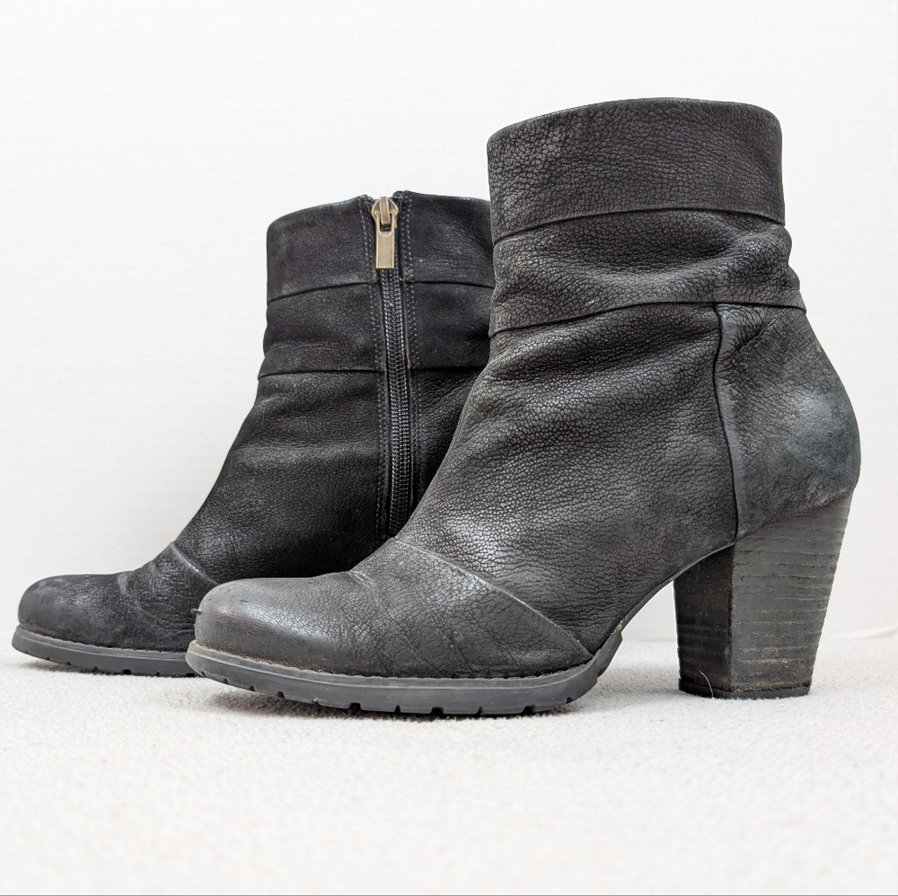 Clarks Artisan Ankle Boots Women's 7M Black Nubuck Comfort Zip Block Heel Bootie